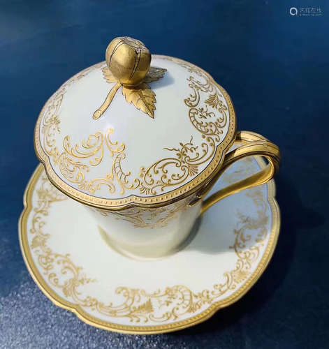 THE OLD PARIS PORCELAIN TEA CUP