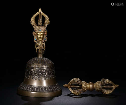 A SET OF GILT BRONZE  VAJRA AND BELL