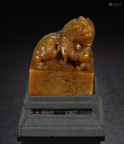 A TIANHUANG STONE LIONS SHAPED SEAL