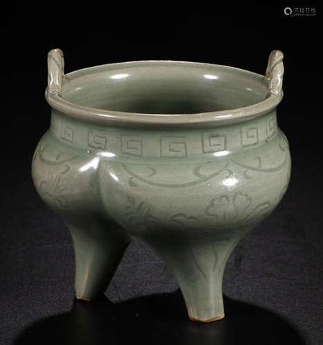 A LONGQUAN YAO GE STYLE FLOWER PATTERN TWO EARS THREE FEETS CENSER