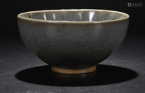 A JUN YAO LOUTUS SHAPED BOWL