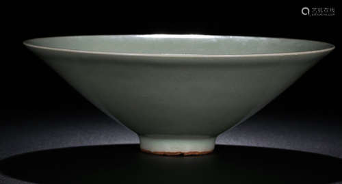 A LONGQUAN YAO BOWL