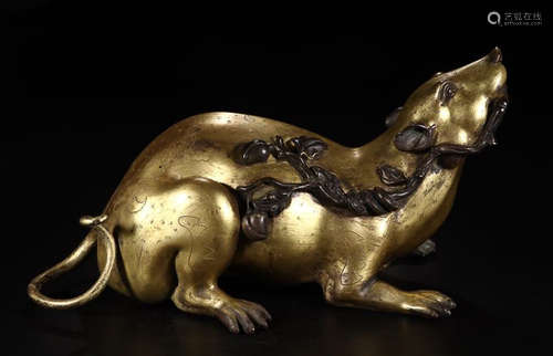 A GILT BRONZE  FIGURE OF MOUSE  ORNAMENT