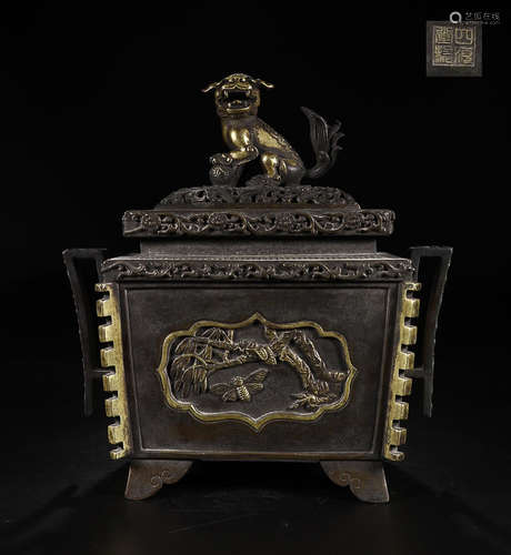 A GILT BRONZE  FLOWER& LION PATTERN   CARVED COVER SQUARE CENSER