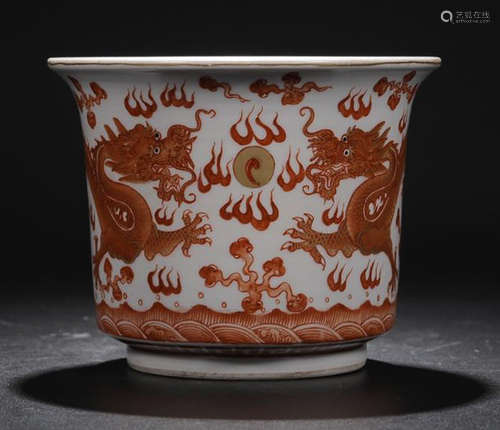 A PORCELAIN  DRAGON PATTERN RED OUTLINE  IN GOLD FLOWER POT