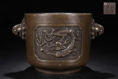 A BRONZE DRAGON PATTERN CAREVD DOUBLE EARS CENSER