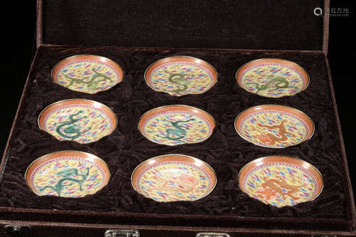 DAQING QIANLONG NIAN ZHI MARK PASTEL NIAN DRAGON PLATE SET