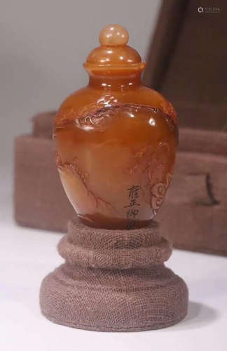 SHOUSHAN TIANHUANG STONE SHANSHUI SNUFF BOTTLE