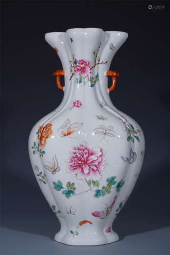 CHINESE PORCELAIN FAMILLE ROSE FLOWER VASE