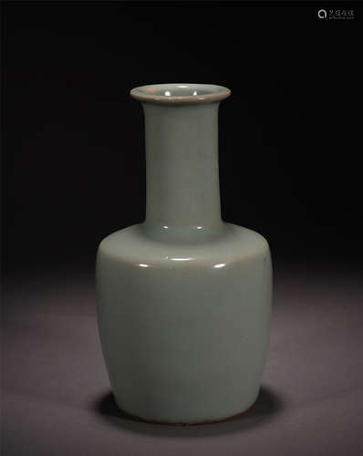 CHINESE PORCELAIN BLUE GLAZE BELL SHAPED VASE