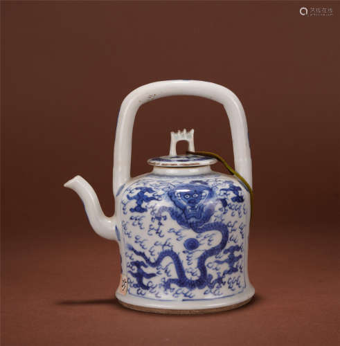 CHINESE PORCELAIN BLUE AND WHITE DRAGON LONG HANDLE TEA POT
