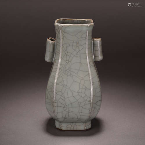 CHINESE PORCELAIN CRACKED GLAZE ZUN VASE