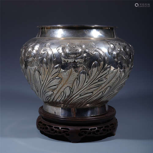 CHINESE SILVER ENGRAVED FLOWER WATER JAR