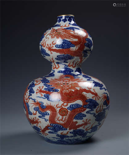 CHINESE PORCELAIN BLUE AND WHITE RION RED DRAGON DOUBLE GOURD VASE