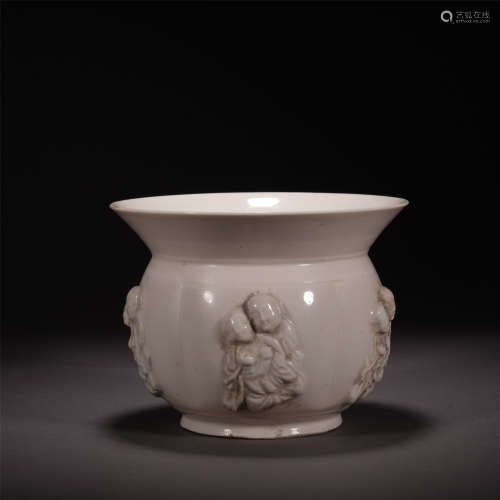 CHINESE PORCELAIN WHITE GLAZE FIGURES WATER POT