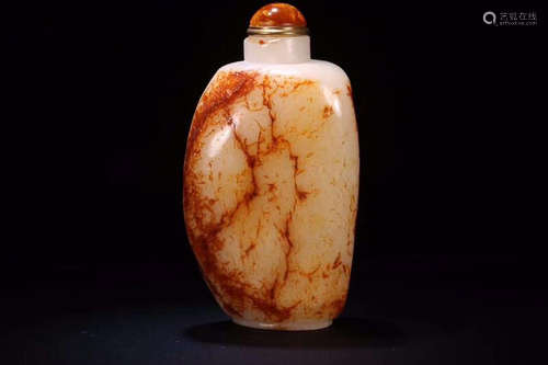 HETIAN JADE SNUFF BOTTLE