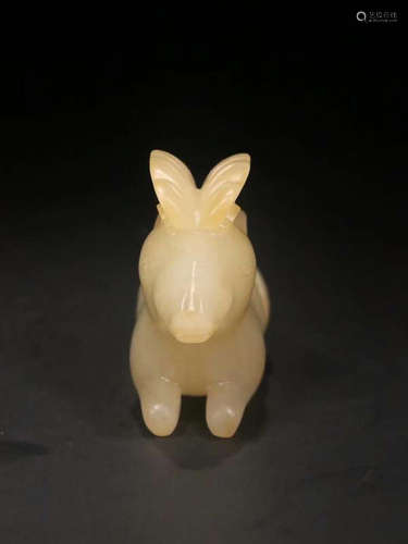 HETIAN JADE DEER SCULPTURE