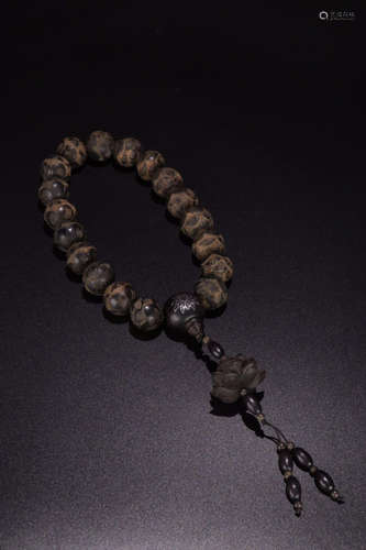 A CHENXIANG WOOD BRACLET