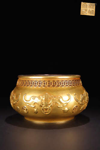 A GILT BRONZE CENSER WITH DRAGON CARVING