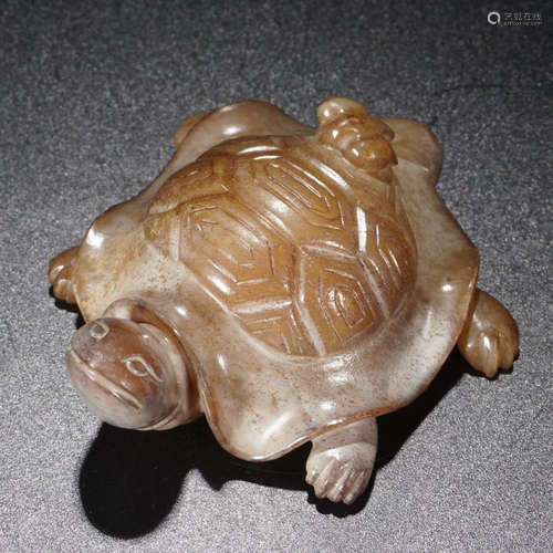 A OLD HETIAN JADE ORNAMENT