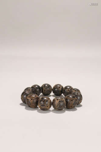 A CHENXIANG WOOD BRACELET