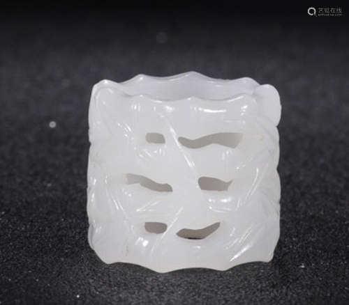 WHITE HETIAN JADE BAMBOO PATTERN RING