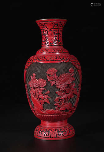 TI HONG OPEN WINDOW FLOWER PATTERN BOTTLE