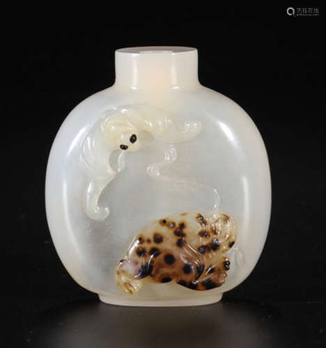 AGATE BIANFU & JINCHAN PATTERN SNUFF BOTTLE