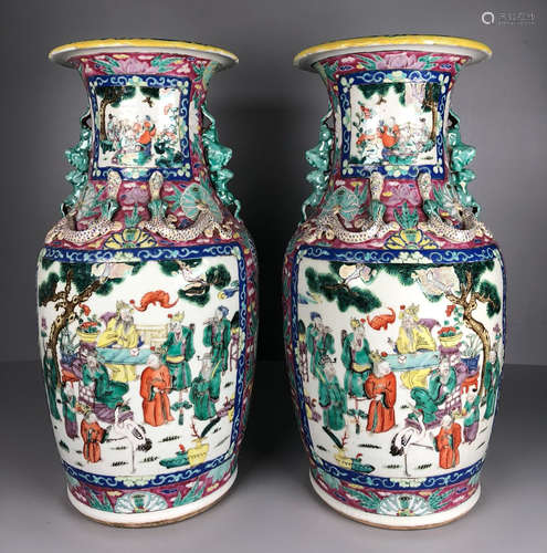 PAIR FAMILLE ROSE GLAZE STORY PATTERN VASE