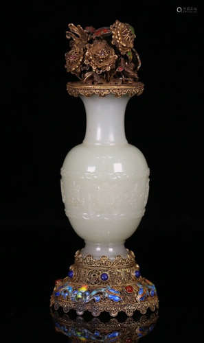 A HETIAN JADE WITH FILIGREE SILVER FLOWER VASE