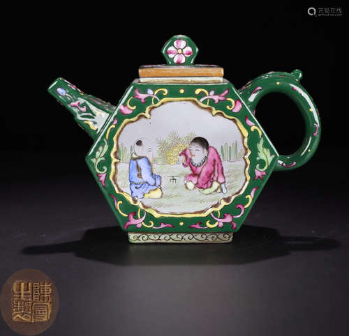 A ZISHA CARVED ENAMEL GLAZE TEA POT