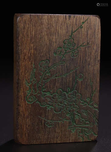 A CHENXIANG WOOD CARVED FLOWER PATTERN PENDANT