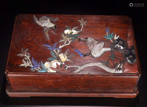 A HUANGHUALI WOOD CARVED BIRD PATTERN BOX