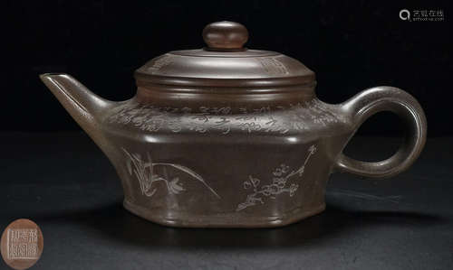 A ZISHA CARVED FLOWER PATTERN TEA POT