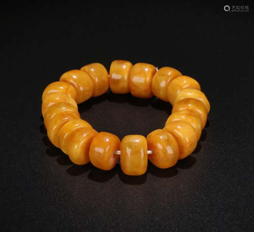 A BEESWAX BEADS STRING BRACELET