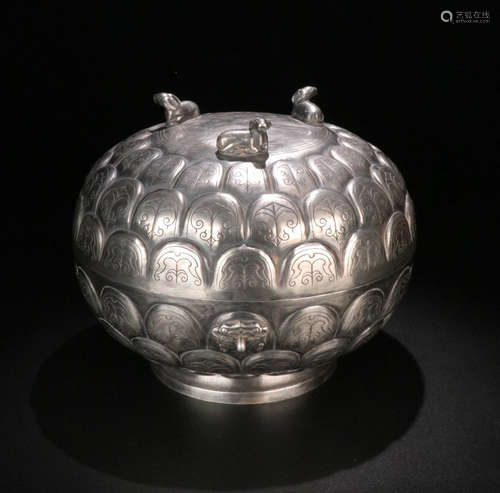 A SILVER CASTED FLOWER PATTERN BOX