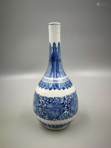 China, Blue and white Long Neck Vase