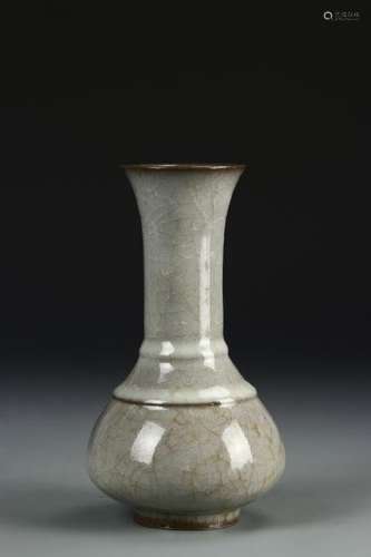 Chinese Lung Quan Yao Vase