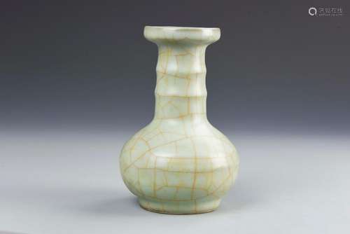 Chinese Guan Yao Vase