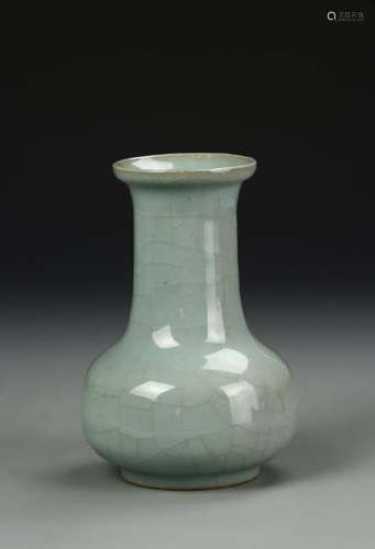 Chinese Lung Quan Yao Vase