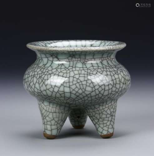 Chinese Geyao Tripod Censer