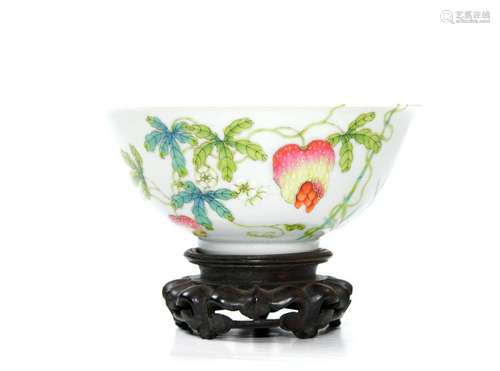 Fine Chinese Famille Rose Fruits Bowl