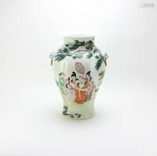 Large Chinese Famille Rose Porcelain Vase