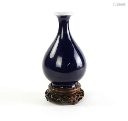 Important Chinese Blue Glazed Porcelain Vase