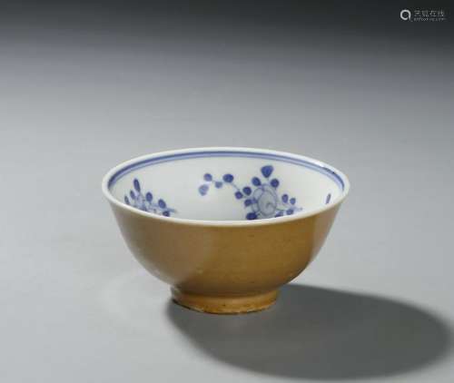 Chinese Persimmon-Glazed Blue and White Bowl