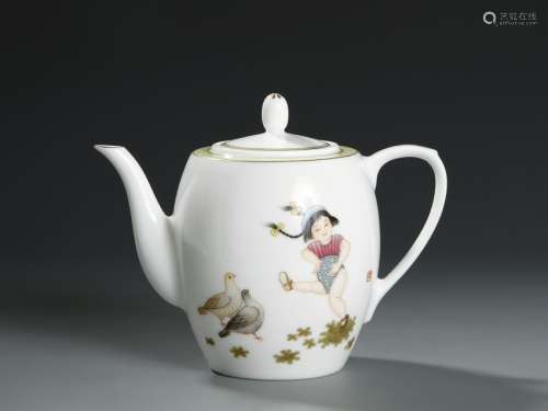 Chinese Famille Rose Teapot, Zhang Song Mao