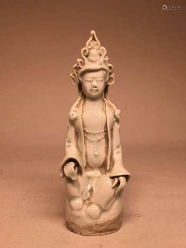 Early Chinese Porcelain Seated Kuanyin