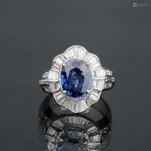 A SAPPHIRE AND DIAMOND RING, AIG CERTIFIED