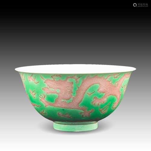 AN AUBERGINE GREEN-GLAZED DRAGON BOWL, KANGXI PERIOD