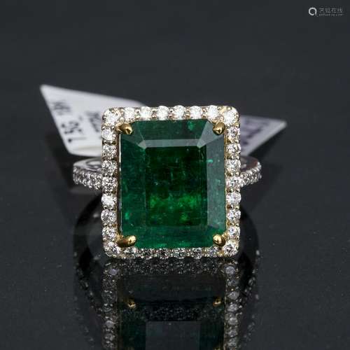 AN EMERALD DIAMOND RING, AIG CERTIFIED